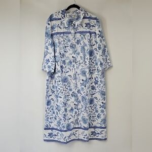 TOG Shop White with Blue Floral Print Button Front Mumu w Front Pockets Sz:1X